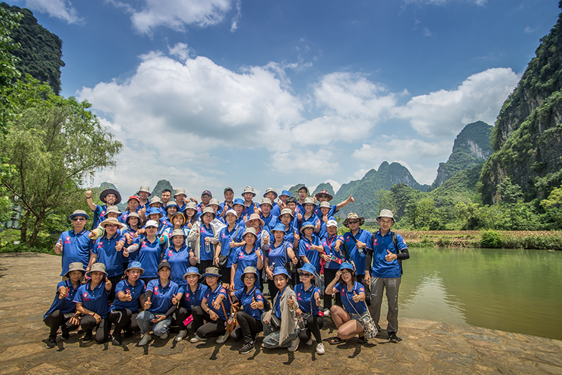  杏彩体育网
酶制剂员工合影